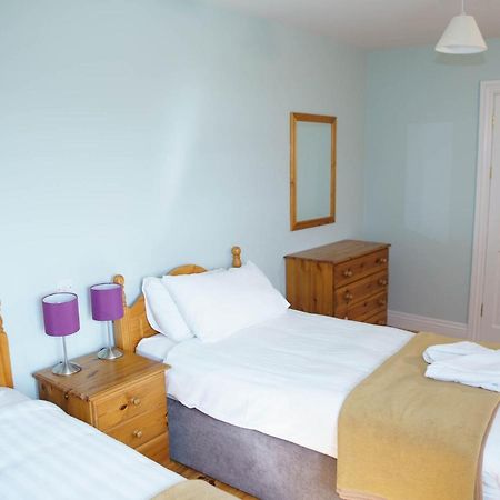 Dingle Courtyard Cottages 4 Bed By Trident Holiday Homes Dış mekan fotoğraf